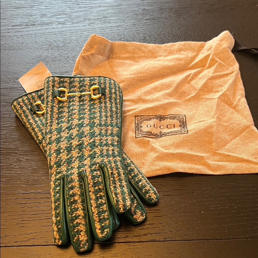 Gucci Women's Green Houndstooth Gloves